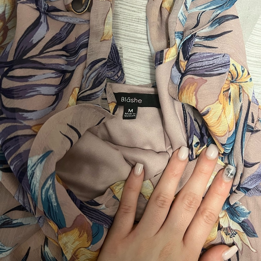 Small jumper dress stylish, nice for spring 😌.